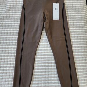 ALO Air Lift High Waist 7/8 Line Up  Espresso Legging - Small